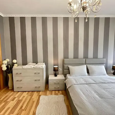 Cozy Chef's Lägenhet Shkodër